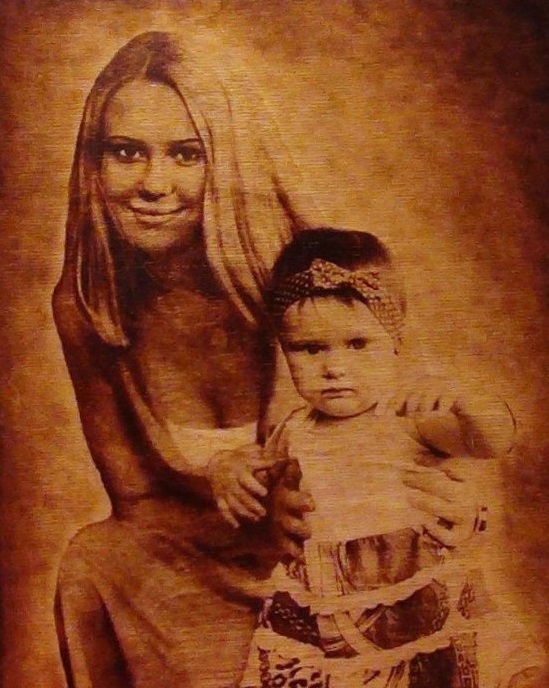 Формат А3 (30х40) станет отличным украшением интерьера и очень эффектным подарком, от которого любая девушка будет в восторге!